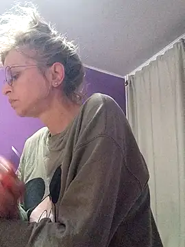 BritneyHudson online show from November 23, 2025, 3:28 am