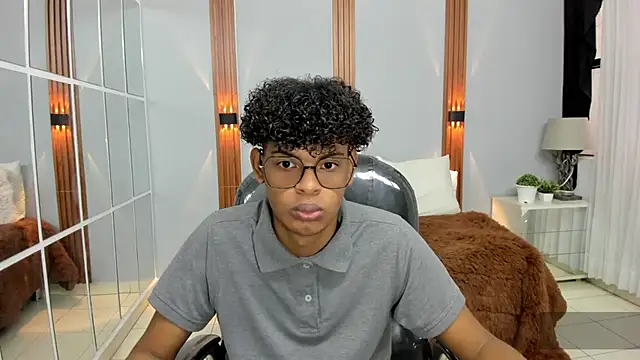 boylittle19cm online show from September 15, 2025, 12:49 pm