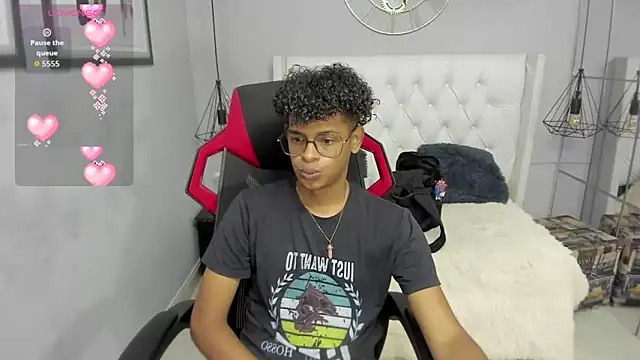 boylittle19cm online show from September 17, 2025, 12:29 pm