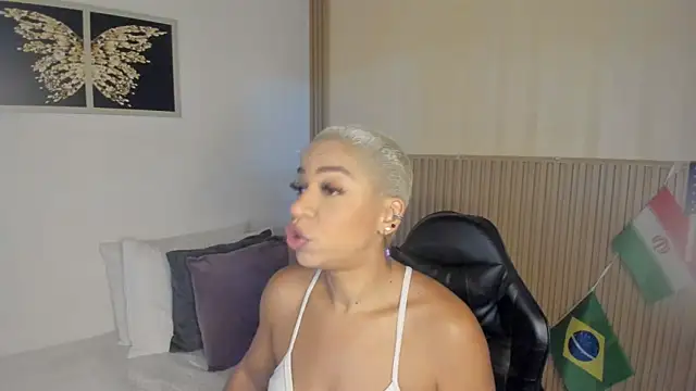 Snapshot of summer_night_ chatting on June 18, 2026, 11:03 am summer night online show from June 18, 2026, 11:03 am