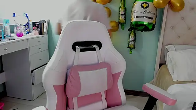 Snapshot of sharon_leone26 chatting on September 23, 2025, 5:10 am sharon leone26 online show from September 23, 2025, 5:10 am