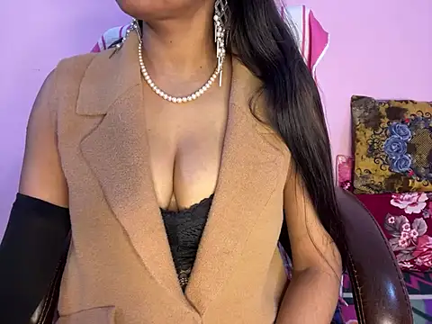 Snapshot of roshni-5 chatting on January 11, 2025, 11:02 pm roshni-5 online show from January 11, 2025, 11:02 pm