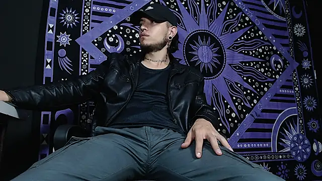 Snapshot of Dicaprioo_ chatting on January 29, 2025, 7:00 pm Dicaprioo online show from January 29, 2025, 7:00 pm