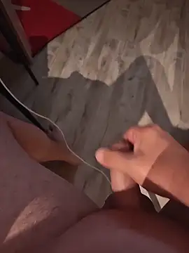 Szeltolo001 online show from October 6, 2025, 2:42 am