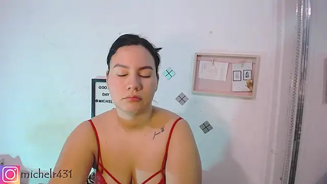 Snapshot of Mia__reys chatting on September 22, 2025, 12:18 pm Mia  reys online show from September 22, 2025, 12:18 pm