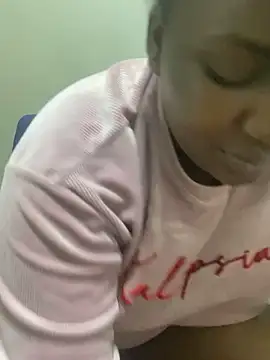 Snapshot of sweet18creamybigpussy chatting on November 4, 2025, 7:24 pm sweet18creamybigpussy online show from November 4, 2025, 7:24 pm