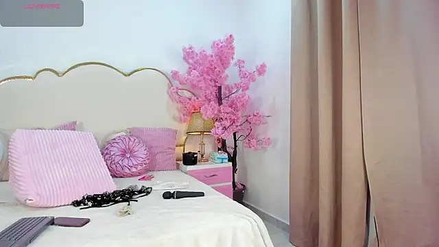 Snapshot of CahitlinBell chatting on March 31, 2026, 6:14 am CahitlinBell online show from March 31, 2026, 6:14 am