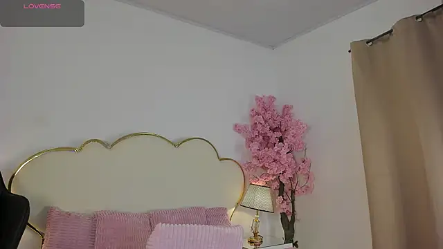 CahitlinBell online show from June 21, 2026, 3:09 am