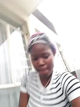 Snapshot of PerfectionBerrie chatting on February 10, 2025, 4:25 pm PerfectionBerrie online show from February 10, 2025, 4:25 pm