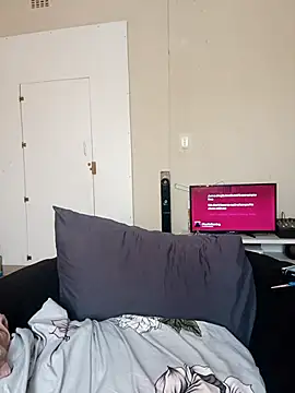 Snapshot of PerfectionBerrie chatting on October 8, 2025, 10:13 am PerfectionBerrie online show from October 8, 2025, 10:13 am