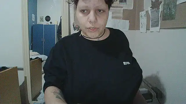 bbyedarling online show from October 19, 2025, 2:34 am