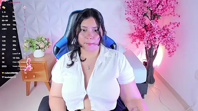 Snapshot of indara30 chatting on February 6, 2025, 5:35 am indara30 online show from February 6, 2025, 5:35 am