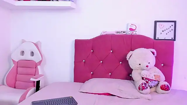 LucianaTomson online show from January 24, 2025, 12:20 am