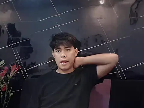 hoenika online show from February 2, 2026, 9:41 am