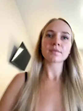 Snapshot of -BalanCe- chatting on October 12, 2025, 8:13 am -BalanCe- online show from October 12, 2025, 8:13 am