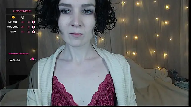 TinaWince online show from December 21, 2024, 4:52 am