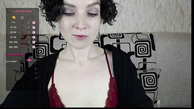 TinaWince online show from February 22, 2025, 5:44 am