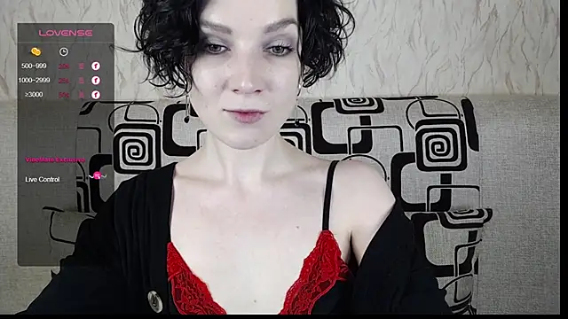 TinaWince online show from February 28, 2025, 5:48 am