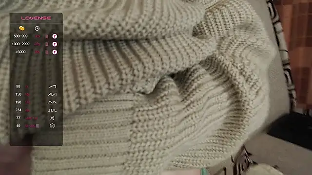 TinaWince online show from November 3, 2025, 4:47 am