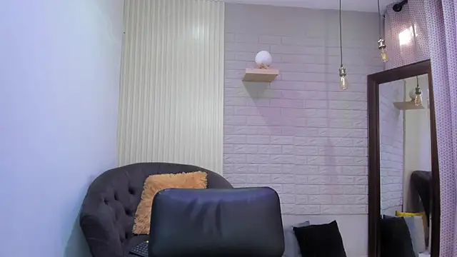  alaiasmile  online show from January 12, 2025, 5:33 pm