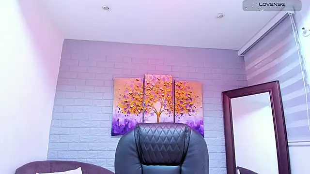  alaiasmile  online show from May 4, 2026, 7:32 pm