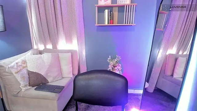  alaiasmile  online show from June 19, 2026, 7:17 pm