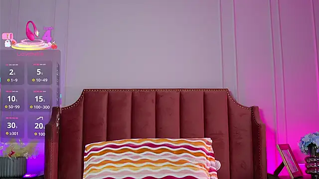 Snapshot of LisaRaee chatting on May 11, 2026, 4:18 am LisaRaee online show from May 11, 2026, 4:18 am