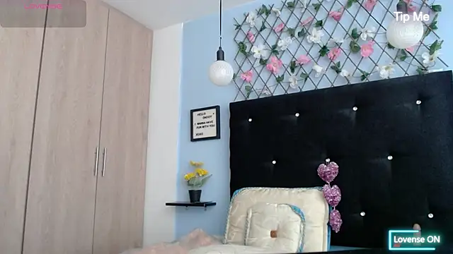 Snapshot of evatits_1 chatting on March 10, 2025, 12:37 pm evatits 1 online show from March 10, 2025, 12:37 pm