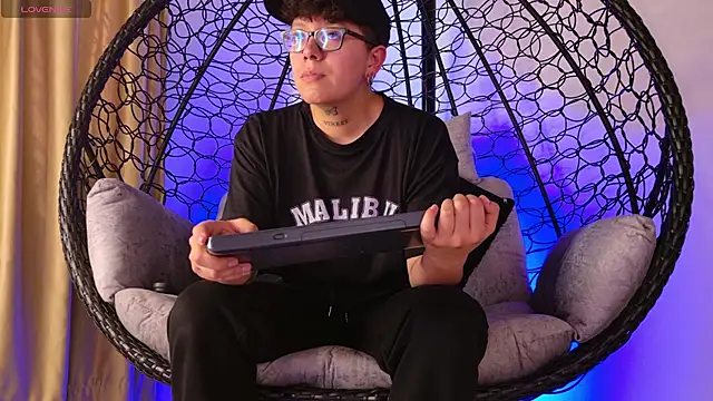 alex noa online show from August 5, 2026, 7:17 pm