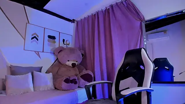 maye wells online show from January 21, 2025, 8:32 pm