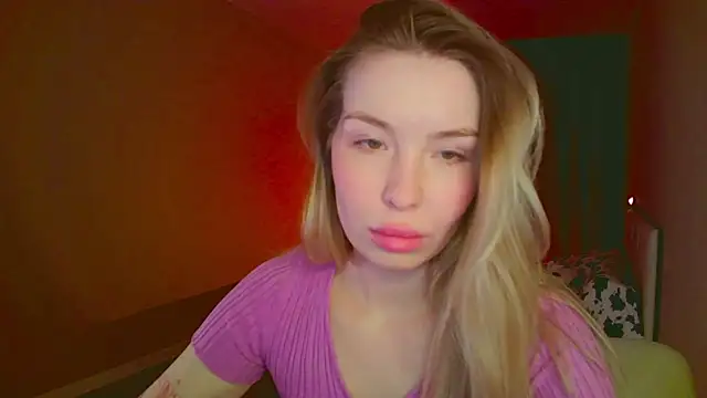 mia raspberrie online show from February 24, 2025, 10:36 pm