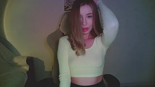 mia raspberrie online show from March 6, 2026, 9:33 pm