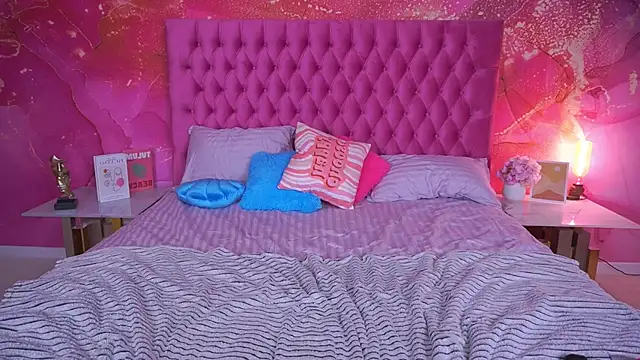 Snapshot of ArianaDarkk chatting on September 29, 2025, 8:02 pm ArianaDarkk online show from September 29, 2025, 8:02 pm