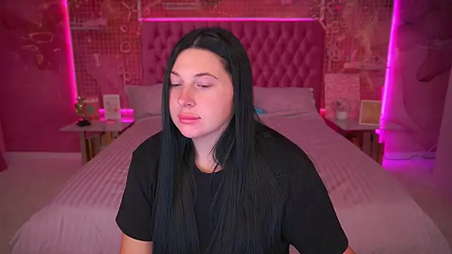 Snapshot of ArianaDarkk chatting on October 17, 2025, 7:49 pm ArianaDarkk online show from October 17, 2025, 7:49 pm