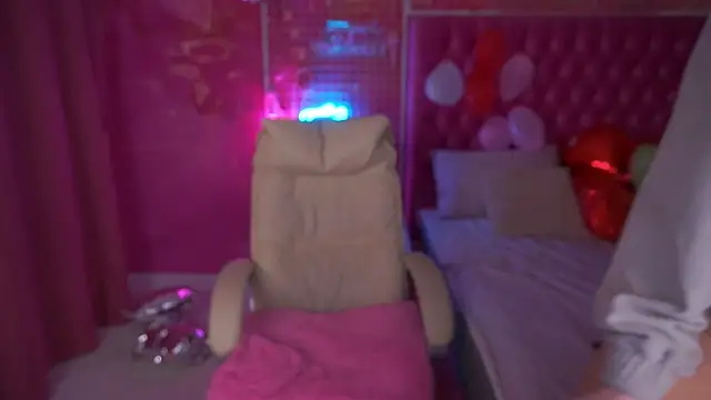 Snapshot of ArianaDarkk chatting on February 15, 2026, 6:15 pm ArianaDarkk online show from February 15, 2026, 6:15 pm