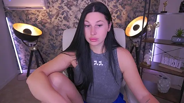 ArianaDarkk online show from July 17, 2026, 6:42 am