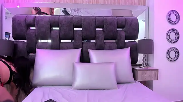 Charlotte Myers online show from January 5, 2026, 8:34 pm