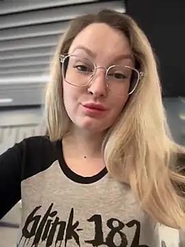 Snapshot of Teya_moon_ chatting on February 20, 2025, 11:31 am Teya moon online show from February 20, 2025, 11:31 am