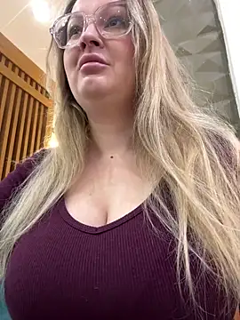 Teya moon  online show from March 20, 2026, 10:53 am