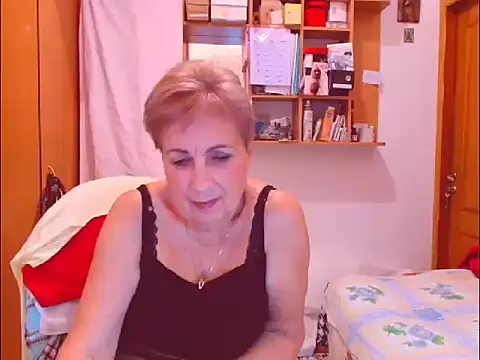 Victoria5643 online show from September 24, 2025, 7:39 pm