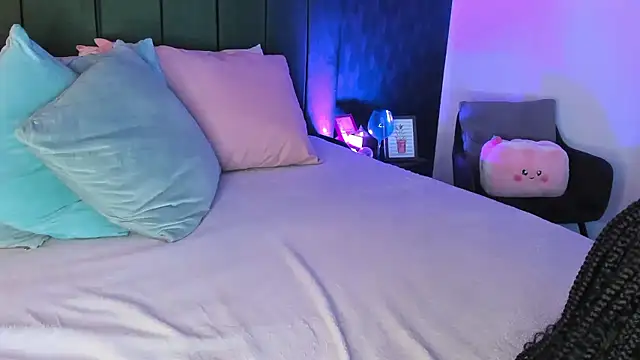 Anneth  M online show from December 7, 2024, 9:11 pm