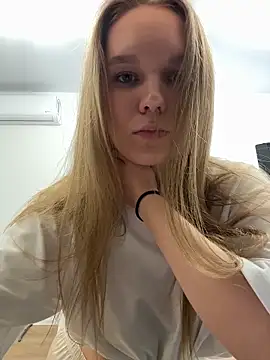 Ketitull online show from March 8, 2026, 6:23 pm