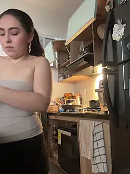 SofiMeza online show from December 6, 2024, 5:44 pm