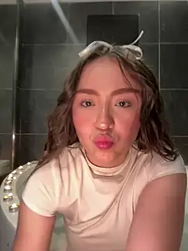 SofiMeza online show from February 14, 2025, 1:51 pm