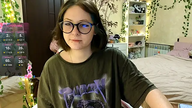 Snapshot of lily_noris chatting on December 14, 2024, 1:17 am lily noris online show from December 14, 2024, 1:17 am