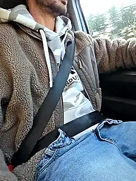 Snapshot of Zeefy chatting on October 23, 2025, 6:34 am Zeefy online show from October 23, 2025, 6:34 am