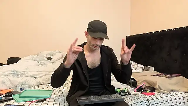 hailzeffn online show from October 29, 2025, 1:46 pm