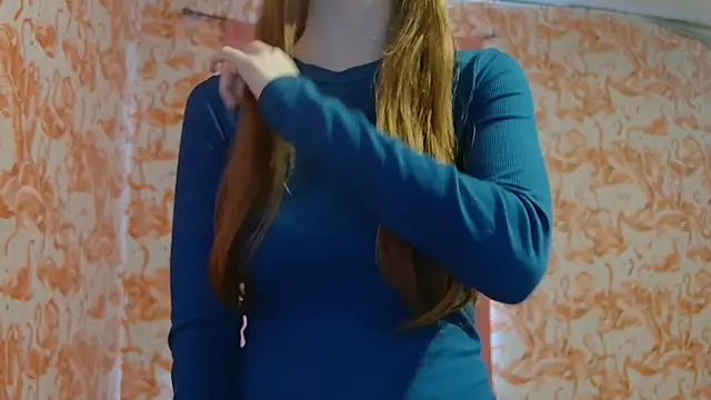 strawberrysmoothie online show from October 24, 2025, 6:15 pm