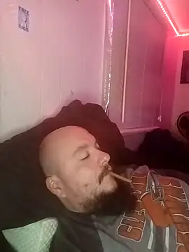 Snapshot of Spunonymous chatting on December 23, 2024, 6:33 am Spunonymous online show from December 23, 2024, 6:33 am