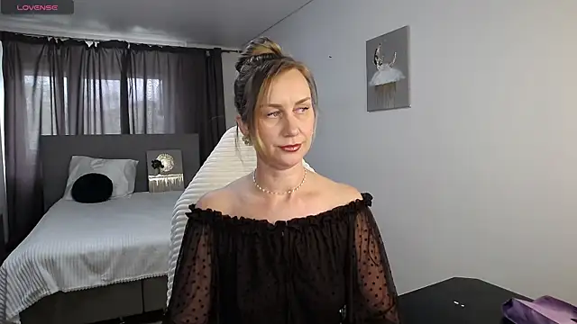 Vanessa Nowak online show from May 10, 2026, 10:31 am